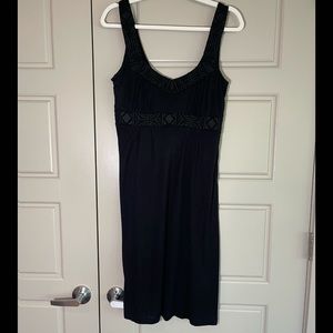 Banana Republic LBD Little Black Dress with embroidery accent size 6